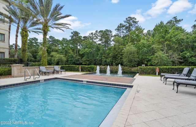 955 REGISTRY Boulevard photos photos