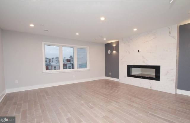 2562 FRANKFORD AVENUE photos photos