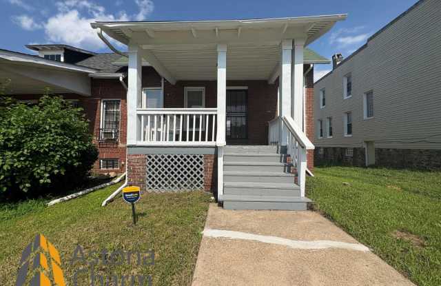 3-Bedroom Home with Fireplace, Fenced Yard  Natural Light photos photos