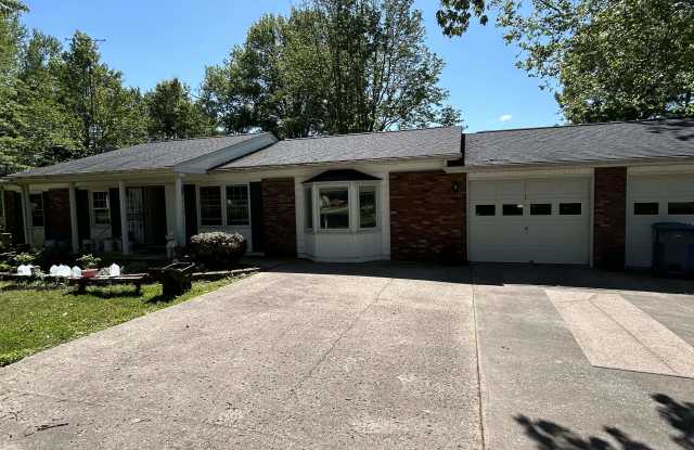 115 Woodview Ln - 115 Woodview Lane, Carterville, IL 62918