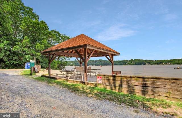 610 CEDARWOOD LANE photos photos