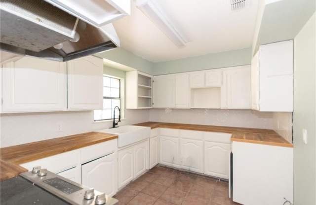 4805 Orchid Gallery 3