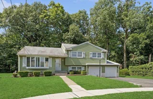 18 Ravine Ct Gallery 2