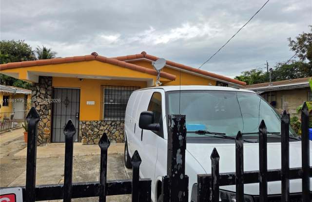 2313 NW 33rd St photos photos