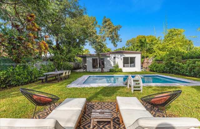 228 SW 25th Rd - 228 Southwest 25th Road, Miami, FL 33129