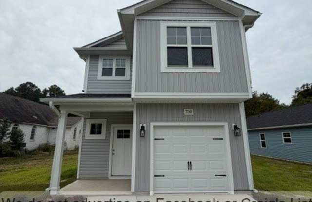 750 Chapel Hill Road Gallery 1