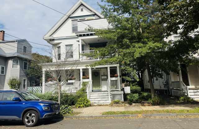 17 Cottage Street Gallery 1