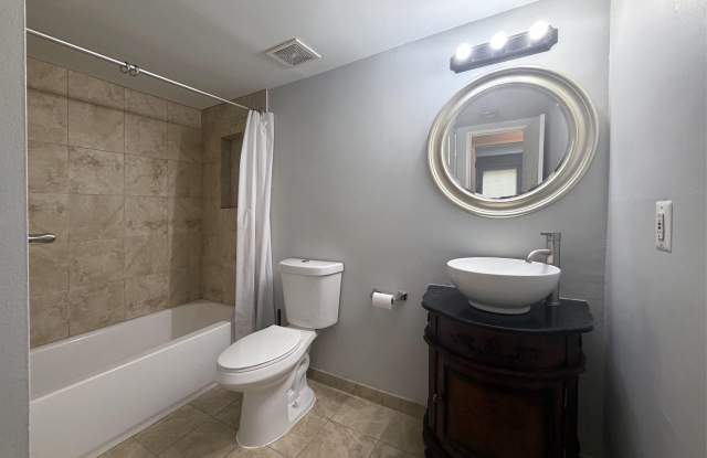 10237 PRINCE Place Gallery 3