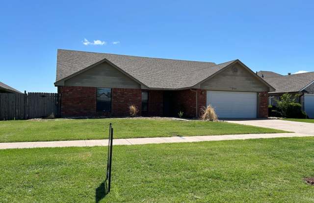 3 bed, 2 bath in Eisenhower Village! - 6710 Southwest Drakestone Boulevard, Lawton, OK 73505