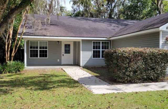 Spacious 3-Bedroom Home with Open Floor Plan, Fenced Backyard & 2-Car Garage Gallery 4