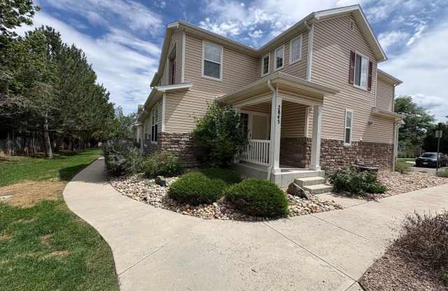 2 Bed 3 Bath Townhome Minutes from Ft. Carson!! Gallery 1