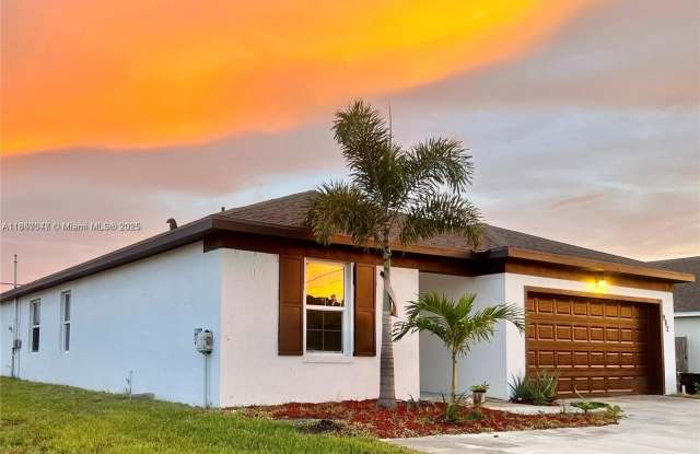 982 SW Alcantarra Blvd photos photos