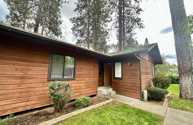 For Rent: Cozy 2 Bed / 2 Bath Condo with Enclosed Yard  Detached Garage - 1130 East Timber Lane, Coeur d'Alene, ID 83815