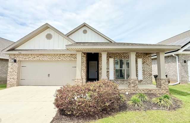 Spacious 4-Bedroom Home - Community Pool photos photos