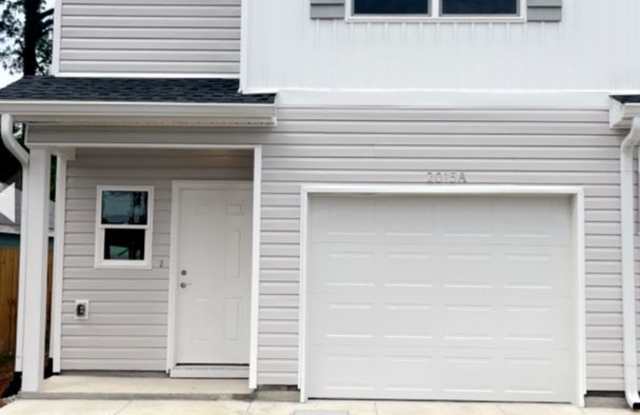 Beautiful 3 BED 2.5 BATH TOWNHOMES, MINUTES FROM BEACH, Navy Base and Pier Park! photos photos