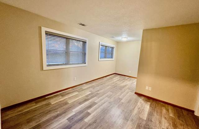 Available May 6th! Remodeled 1 bedroom unit photos photos