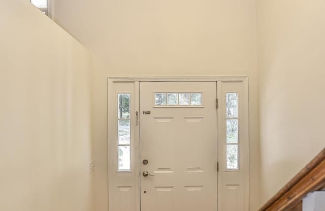 4715 HOLLY AVENUE Gallery 4