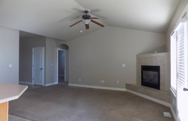 1237 S 4050 W Gallery 4