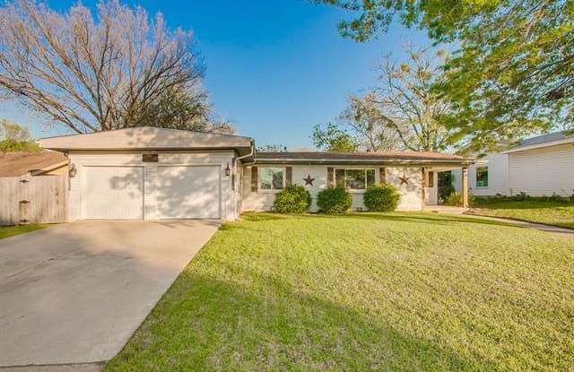 4817 Trail Lake Drive - 4817 Trail Lake Drive, Fort Worth, TX 76133