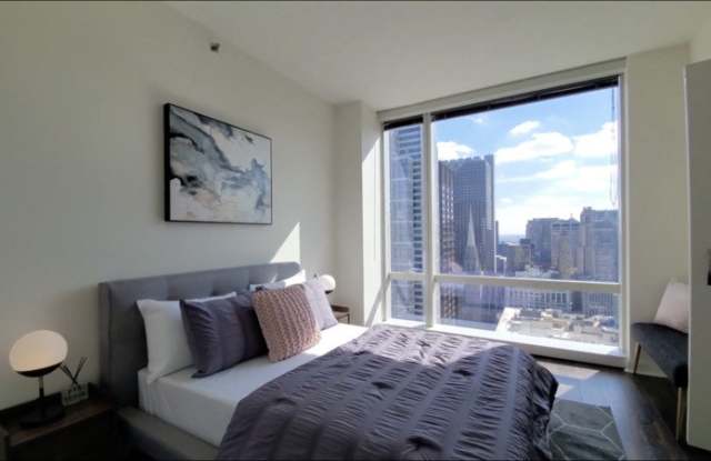 113 W Wacker Dr Gallery 3