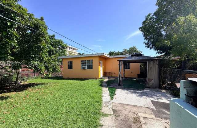 2772 SW 23 TERR Gallery 3