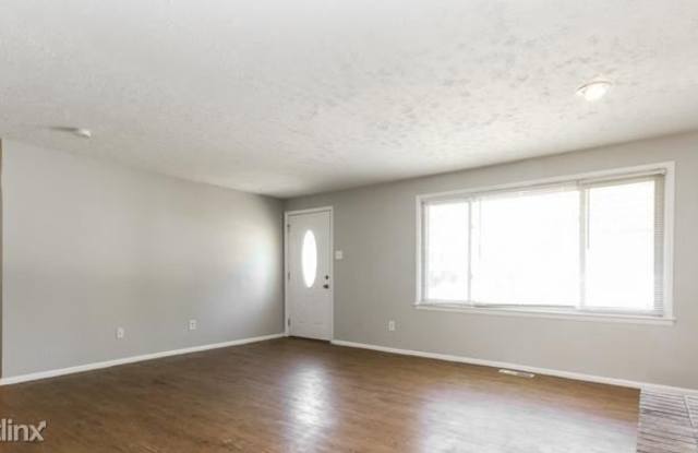 10137 Lawnhaven Court Gallery 2