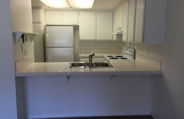 7715 Saranac Place Unit 5 Gallery 3