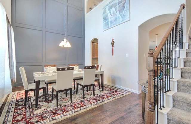 5317 Grove Cove Drive Gallery 2