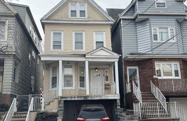 40 WILLOW ST - 40 Willow Street, Bayonne, NJ 07002