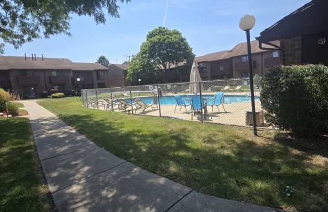 9096 North Park Plaza Court Gallery 2