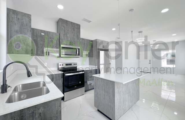 913 N Woodson Ave photos photos