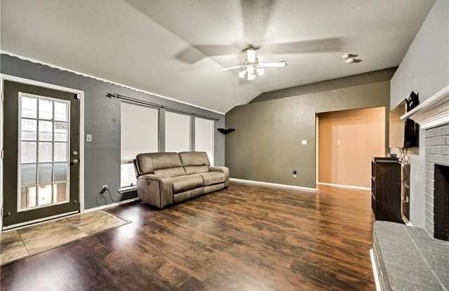 6304 Stoneford Court Gallery 4