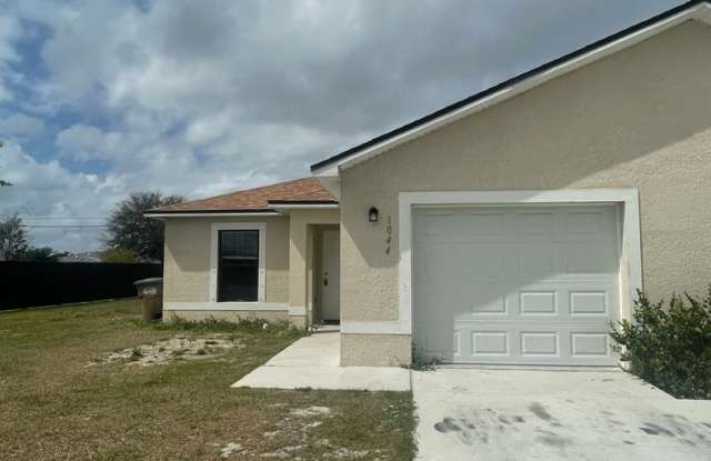 3BR/2BA Duplex with Garage | Pet Friendly | Lawn Care Included photos photos
