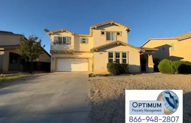 Spacious 5-Bedroom, 4-Bathroom Home with Dual Master Suites & Downstairs Bedroom! Gallery 1