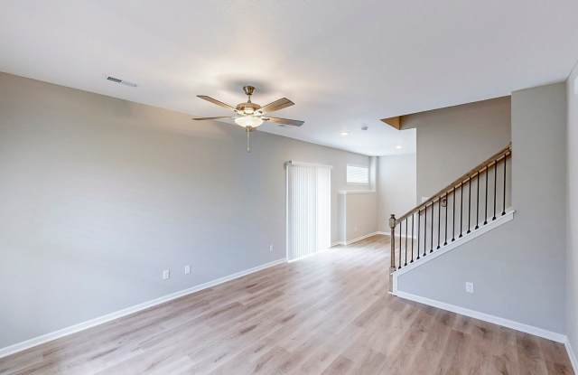 3 Bedroom 2.5 Bathroom Duplex! Gallery 4