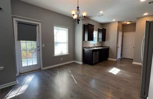 1605 Longleaf Court Gallery 3