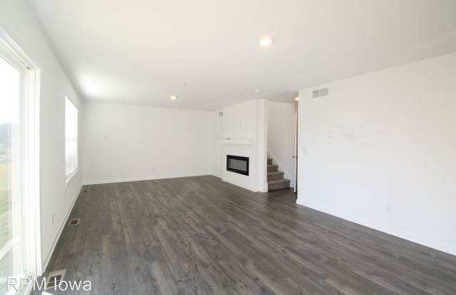 2911 NW Woodbury Drive Gallery 4