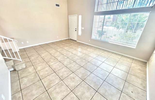 Charming home in a desirable Henderson neighborhood Gallery 4