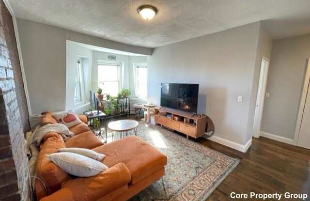 14 Cross St. East photos photos