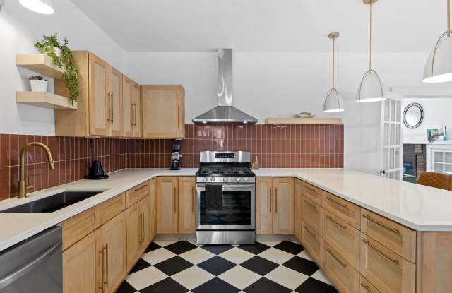 3 Beds | 2 Baths | Fenced Backyard + Beautiful Updates in Highland Park! photos photos