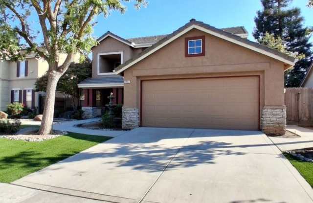 Radiant 4-bedroom, 3-bath home in Fresno, CA! Gallery 3