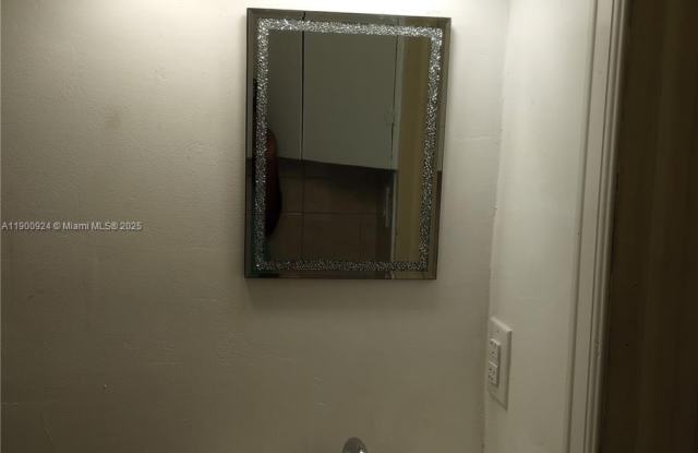 1918 NW 82nd St photos photos