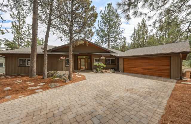 Exceptional Three Bedroom Riverfront Retreat in Northwest Bend Gallery 3