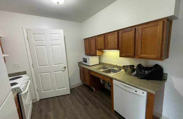 Eastfield Oaks 2 -Summerfield Place Gallery 1