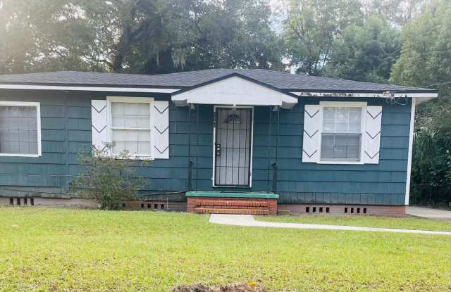 2/1 Available at 1242 Kenmore St photos photos