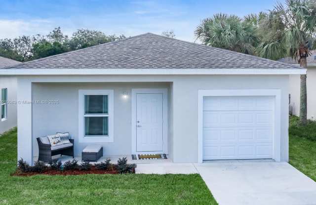 1481 Las Villas Blvd photos photos