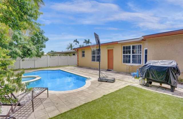 1161 NE 202nd Street, Miami, FL 33179 - 2621 photos photos