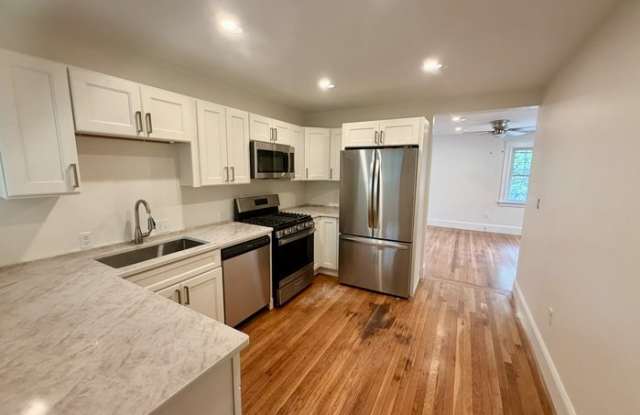 37 Rogers Park Avenue Gallery 3