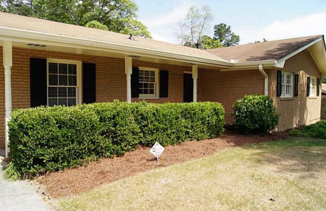 2556 Pamela Dr - 2556 Pamela Dr, Snellville, GA 30078