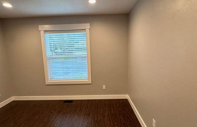 4 Bedroom House Available in Hammond! Gallery 4